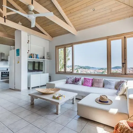 Modern With Private Swimming Pool * 스키아토스 타운