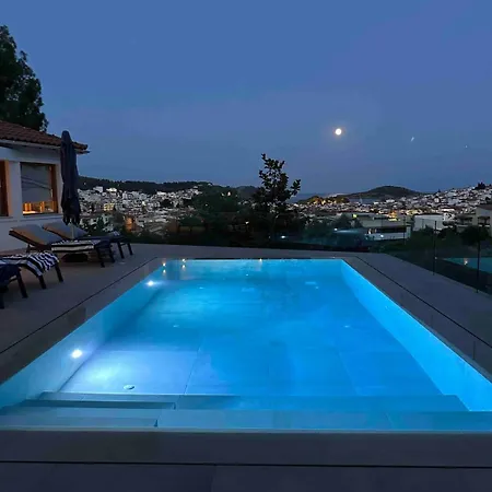 Modern With Private Swimming Pool *