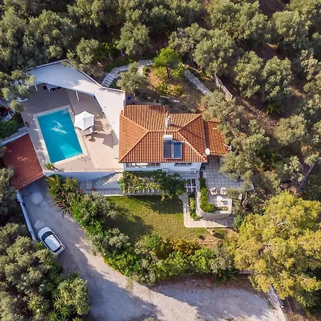 Modern With Private Swimming Pool *